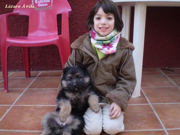 Claudia y su pequeña Akira de 2 meses